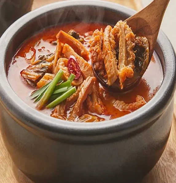 본감자탕 얼큰한 탕 메뉴