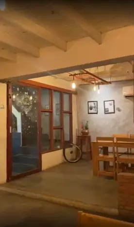 여행자포차 & 카페 실제 매장 사진 5