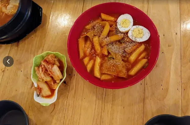 여행자포차 & 카페 실제 매장 사진 2